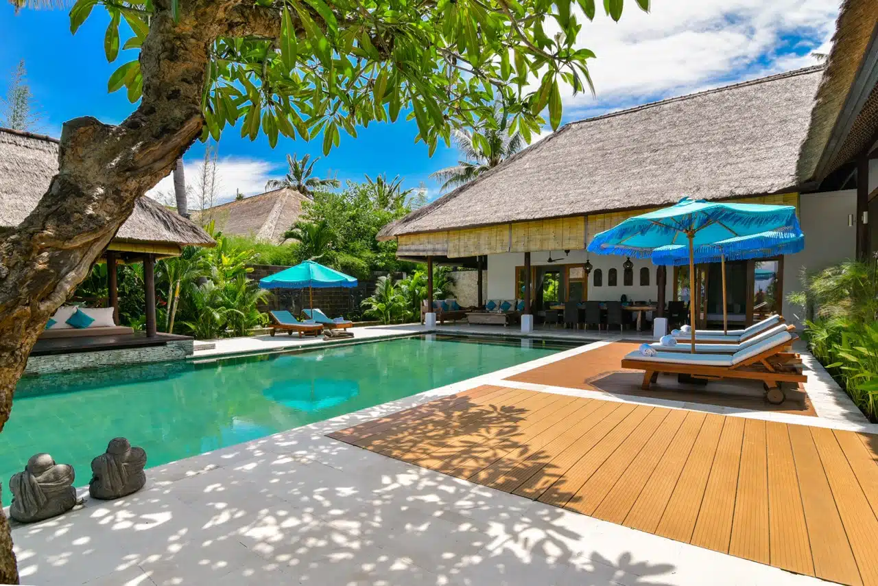 spirituele-reis-Bali-Villa-Brongbong-Terrace-and-pool-overview-.jpeg Trulli-Monopoli-Italie